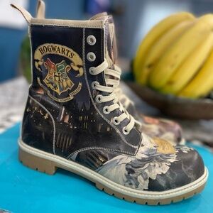 Harry Potter Dogo Boots woman’s size 8